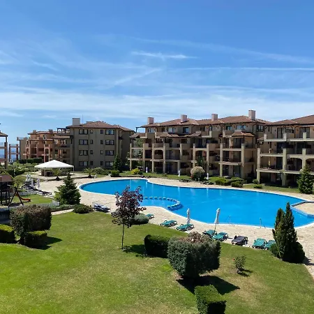 Sea View & Infinity Pool In Kaliakria דירה