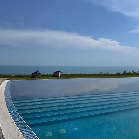 Sea View & Infinity Pool In Kaliakria Apartment Balchik