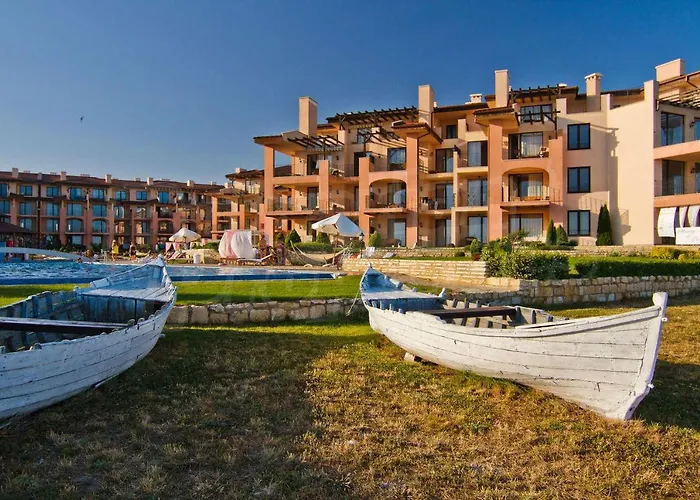 Sea View & Infinity Pool In Kaliakria דירה