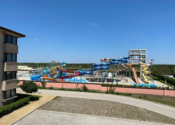 Апартамент Sea View & Infinity Pool In Kaliakria Балчик