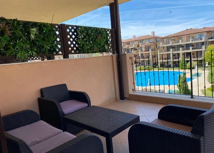 Апартамент Sea View & Infinity Pool In Kaliakria Балчик