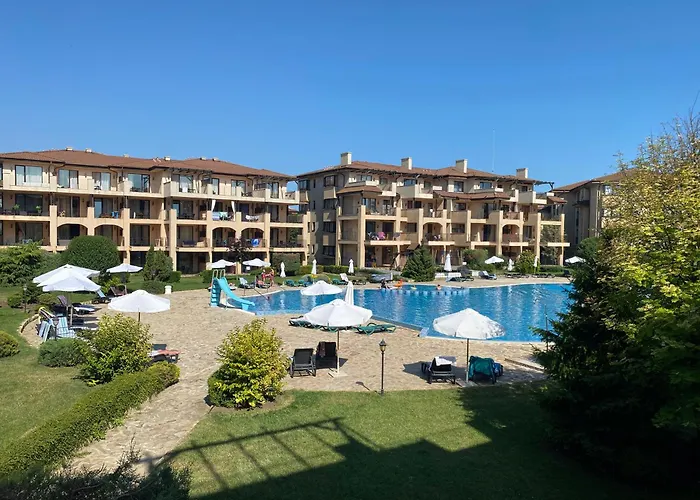 Апартамент Sea View & Infinity Pool In Kaliakria Балчик